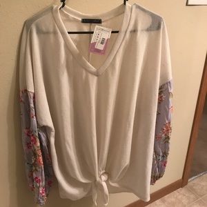 NWT Glitzy Girl Botique front tie floral shirt